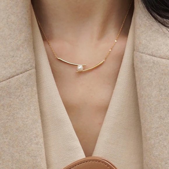 Jewelry - NEW Silver Gold Curved Line Stick Pearl Necklace